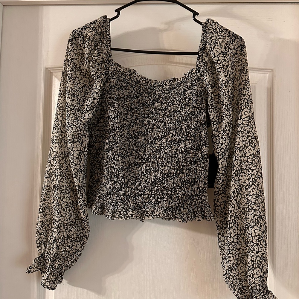 Japna Floral Black and White Long Sleeve Bubble Sleeve Crop Top Women's Size M